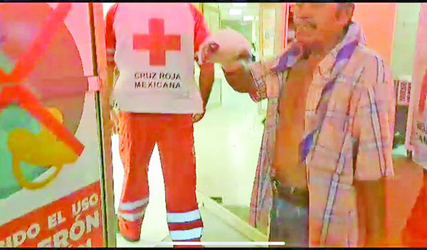 Le explota cuete en mano derecha