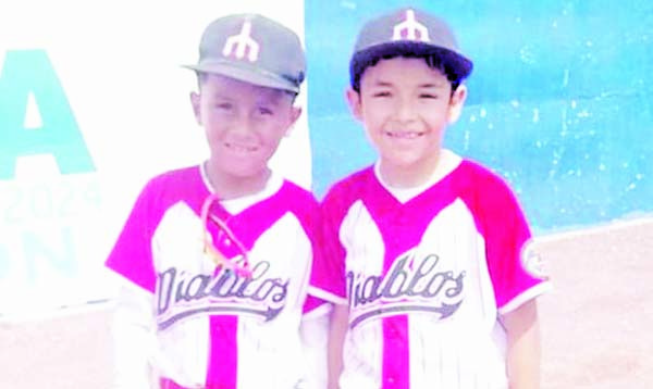 JOHAN ZAPATA Y CARLOS DELGADO SE VISTEN DE GLORIA