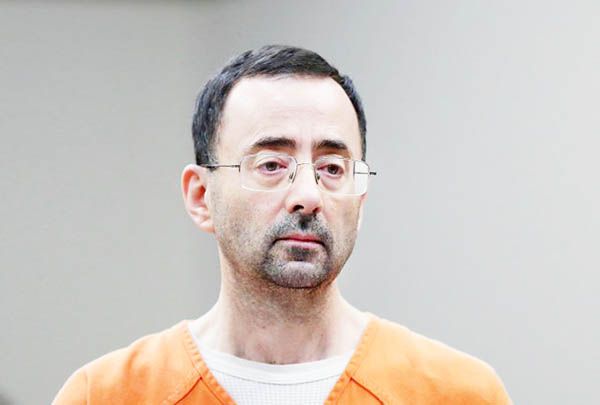 Apuñalan en prisión a Larry Nassar