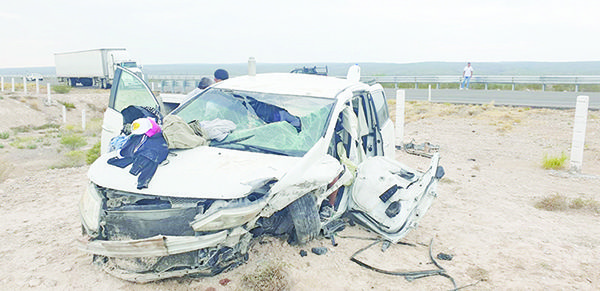 Vuelca familia monclovense en 4C a Torreón; hay 4 lesionados