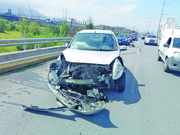Fuerte accidente en avenida Industrial