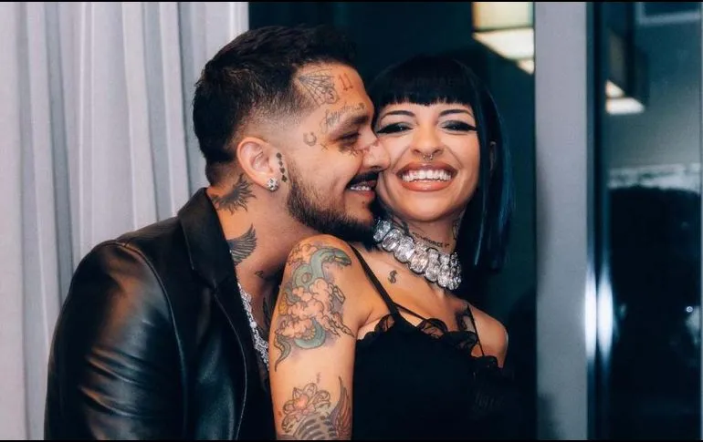 Así luce el rostro de Nodal al iniciar la eliminación de tatuajes