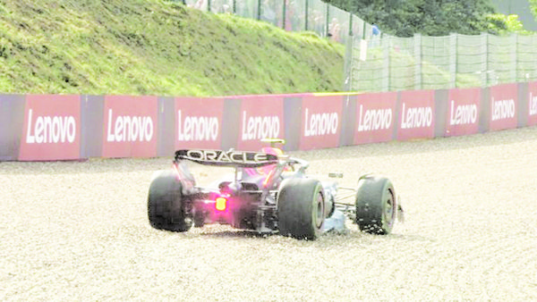 CHECO PÉREZ TRAS ABANDONAR EL SPRINT EN BÉLGICA: «SE ARRUINÓ NUESTRA CARRERA»