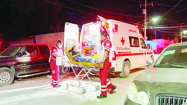 Salvan a quinceañera; intenta quitarse la vida