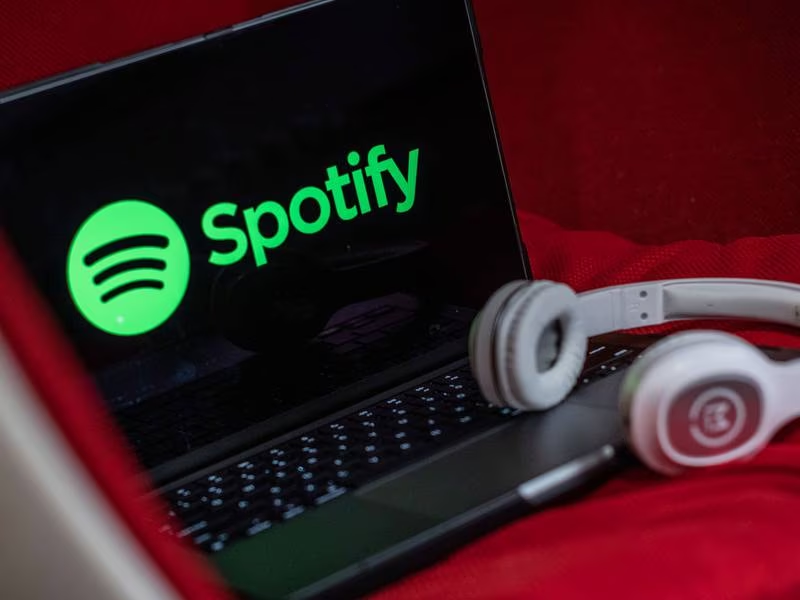 Spotify ‘se tambalea’: acciones caen tras su reporte de ingresos y pronósticos