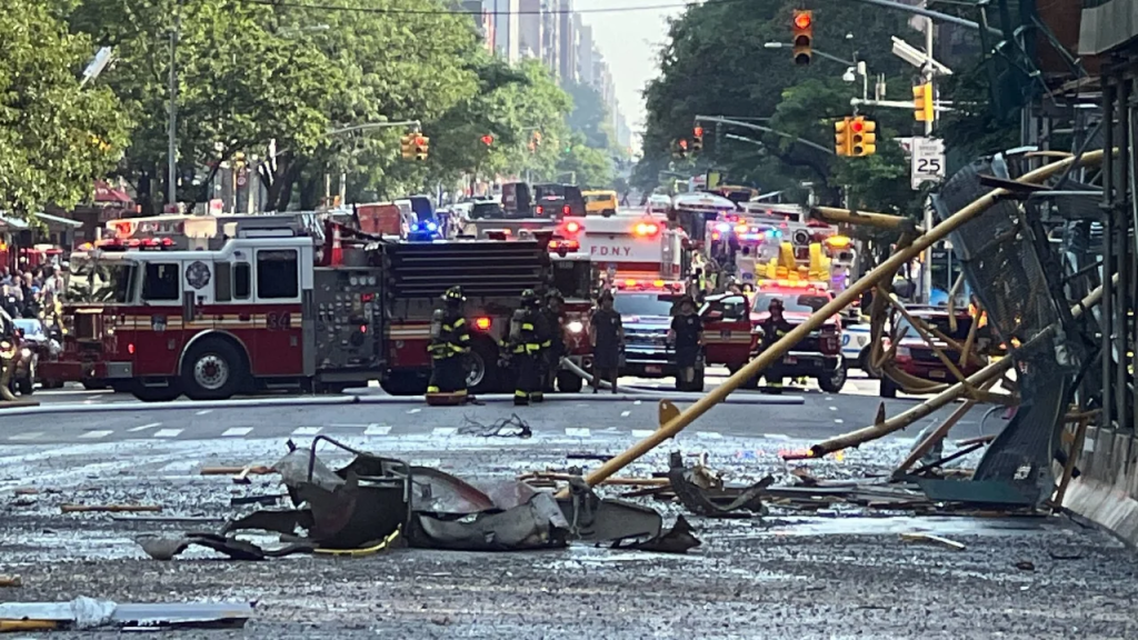 El desplome de una grúa en Nueva York deja al menos seis heridos, dice el Departamento de Bomberos de la ciudad