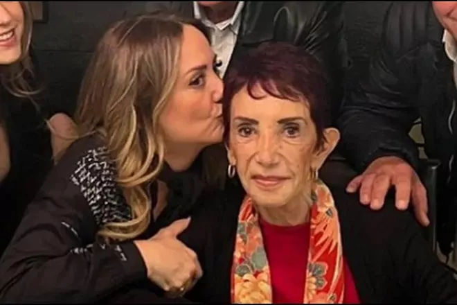 Andrea Legarreta confirma la muerte de su madre