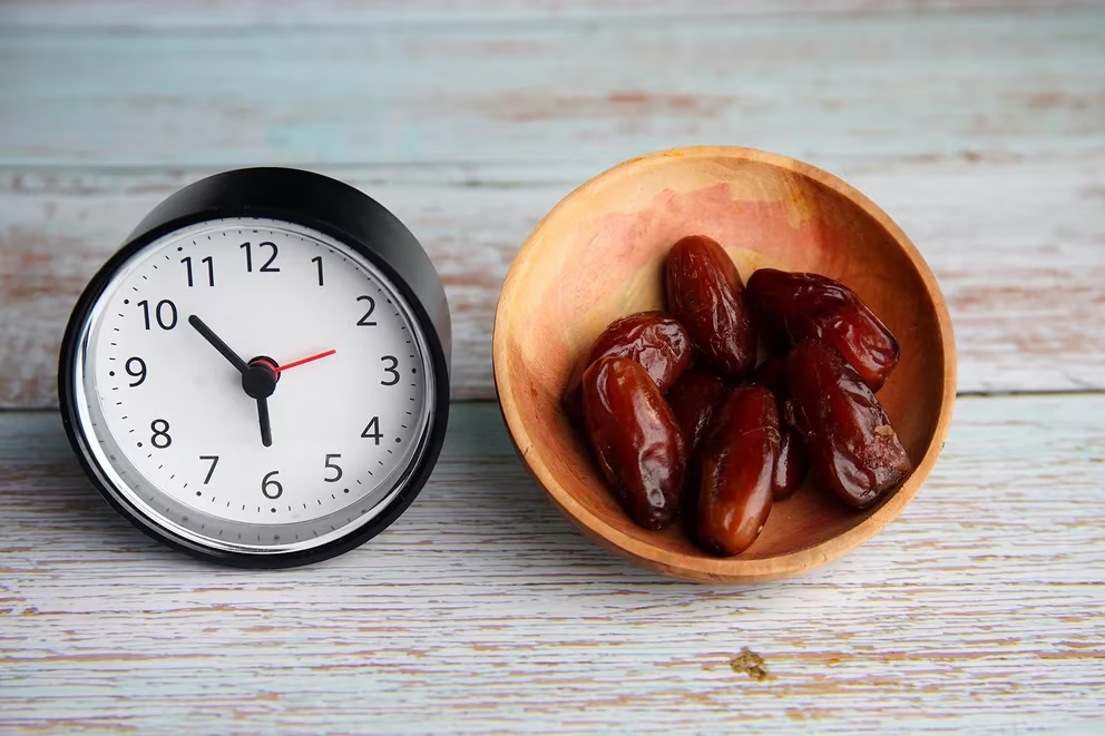 Ayuno intermitente: estudian si comer en determinado horario ayuda a controlar la glucemia y la diabetes