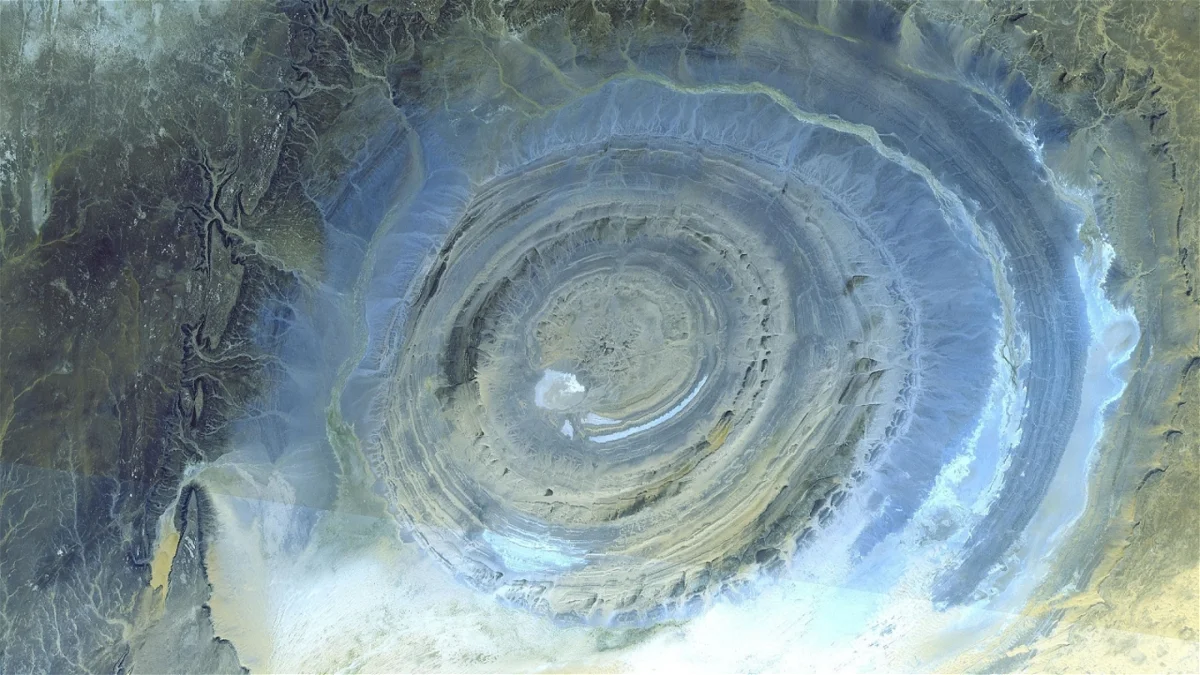 ¿Los restos de la Atlántida? El misterio del «Ojo del Sáhara», un masivo hueco circular en medio del desierto