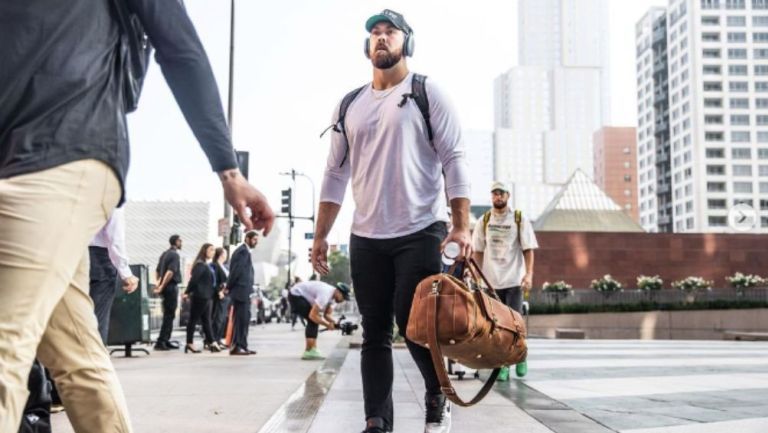 ¿QUIÉN ES JOSH BALL? SUPUESTO NOVIO DE ÁNGELA AGUILAR QUE JUEGA EN LA NFL