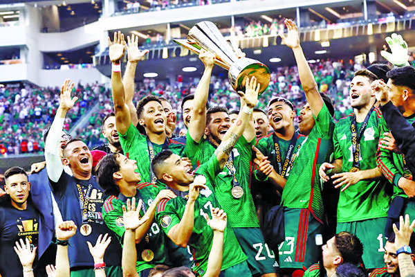 ¡CAMPEONES! SELECCIÓN MEXICANA VENCE A PANAMÁ Y ALZA SU NOVENA COPA ORO