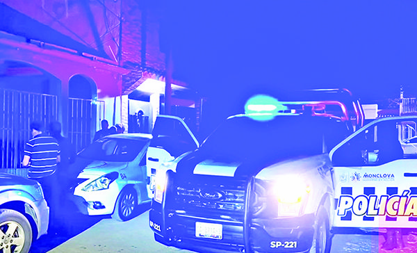 Cae hombre de techo y muere