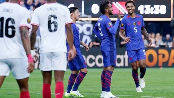 ESTADOS UNIDOS Y JAMAICA AVANZAN A LOS CUARTOS DE FINAL DE LA COPA ORO