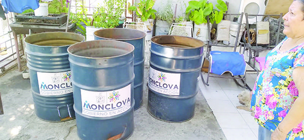 Dona Municipio tambos a familias de la Guerrero