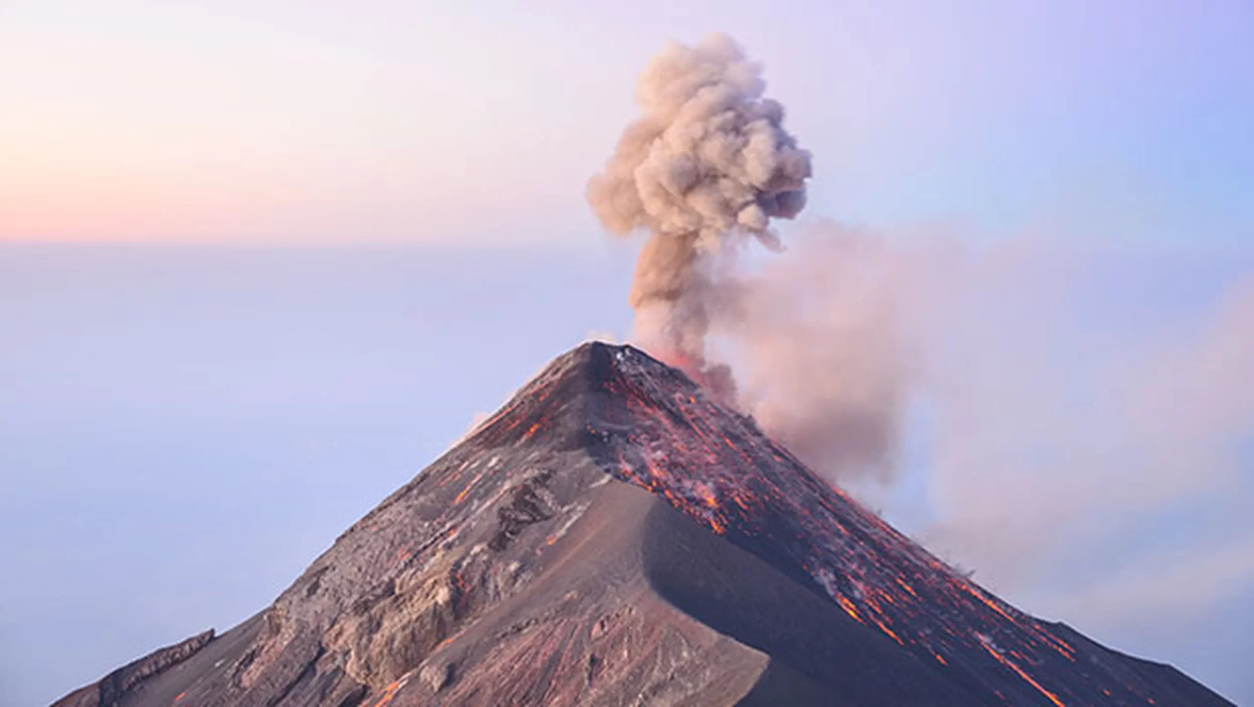 ¡Supervolcán pone en ALERTA a los científicos! Su erupción podría ser catastrófica para la humanidad