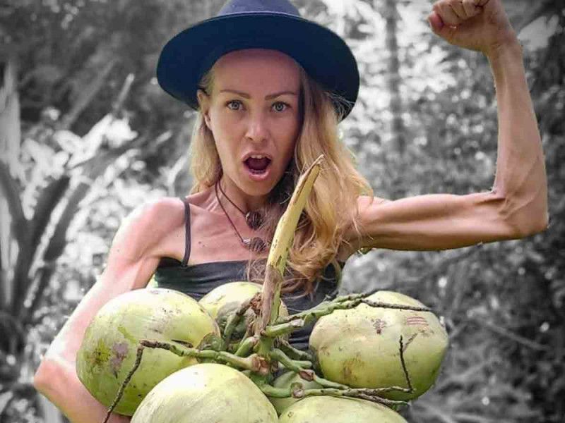 Influencer vegana muere de hambre tras seguir estricta dieta a base de frutas