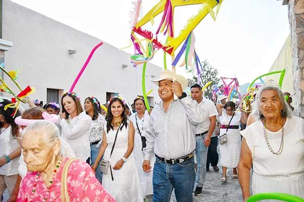 FELICITA BETO VILLARREAL A ADULTOS MAYORES DE 4C