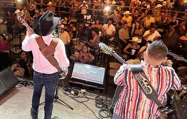 ÉXITO TOTAL EN 4C TEATRO DEL PUEBLO
