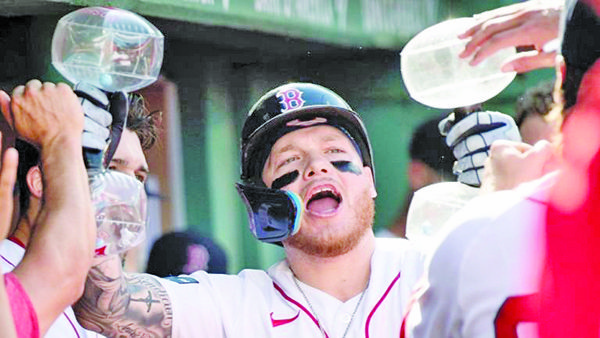 ALEX VERDUGO CONECTA JONRÓN A JULIO URÍAS Y LOS RED SOX DERROTAN A LOS DODGERS