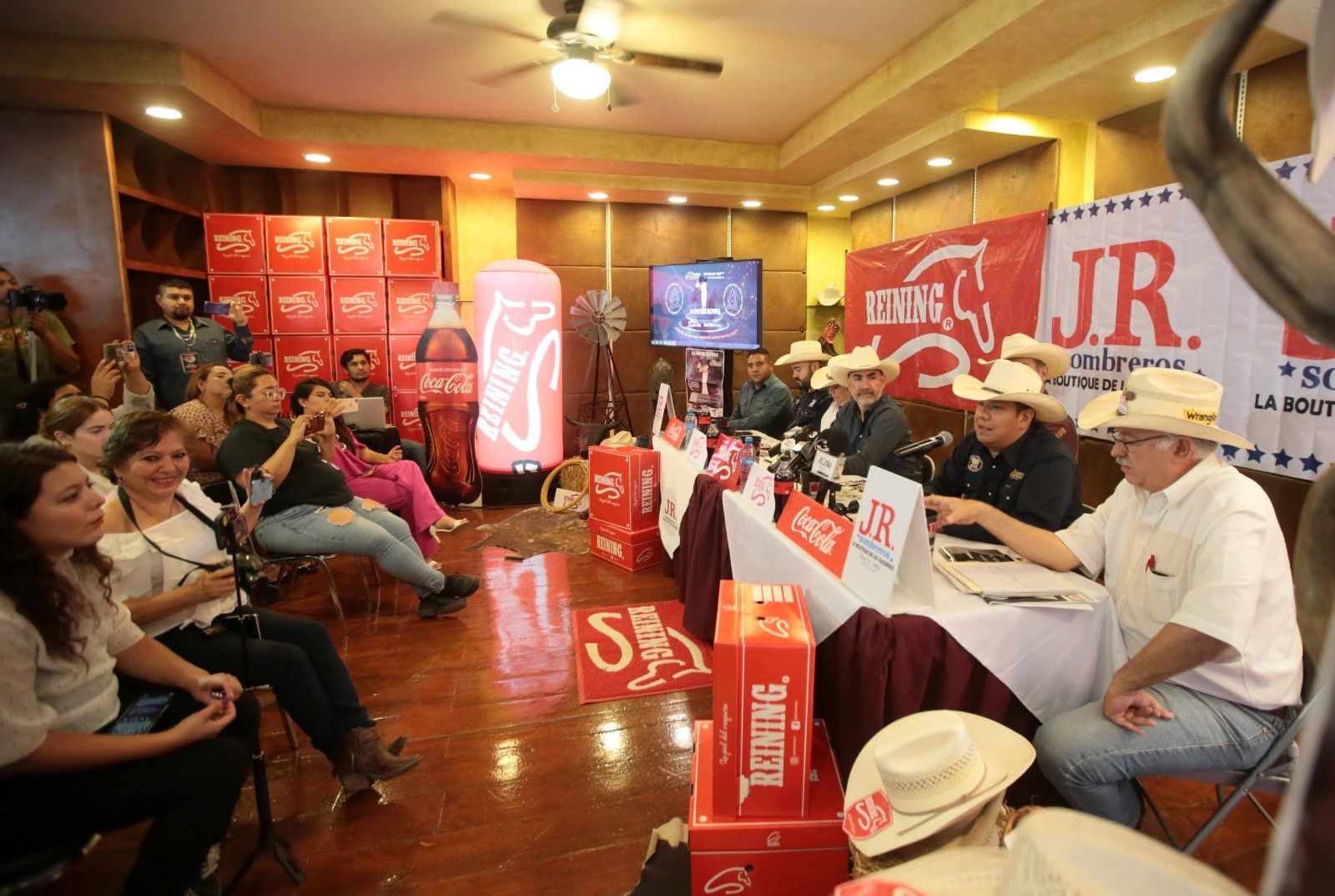 ESTARÁ ALFREDO OLIVAS EN RODEO SALTILLO 2023