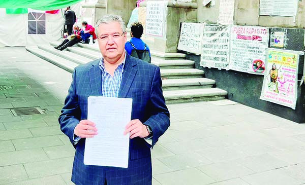 Presenta Coahuila Controversia legal por libros de texto