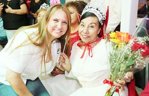 Celebra DIF Coahuila a los adultos mayores