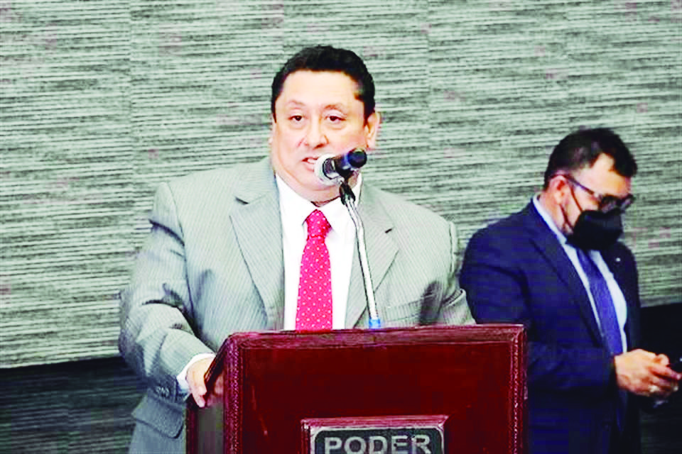 Reclama defensa de Fiscal ilegalidad en su detención