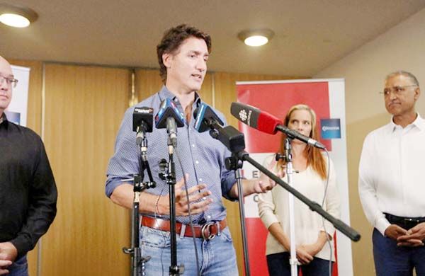 Trudeau critica a Facebook