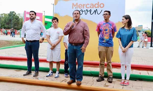 Apoya Chema Fraustro a jóvenes emprendedores