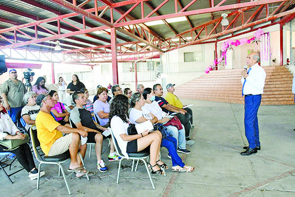 Hacen entrega de otros 30 tinacos