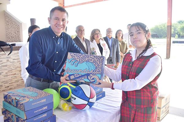 Arranca Hugo Lozano el Ciclo Escolar en la Andrés S. Viesta