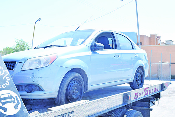 Robaba neumáticos en estacionamiento de GAN