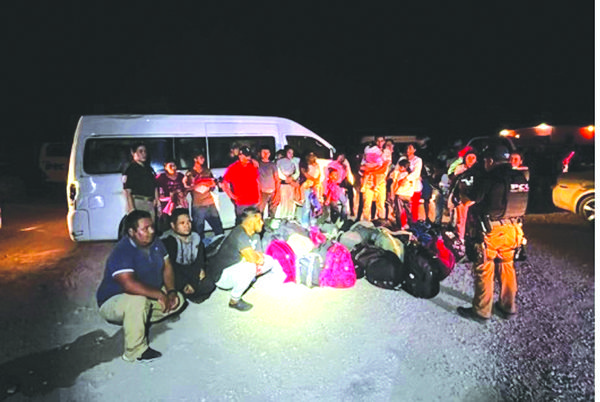 Asegura INM a 130 migrantes