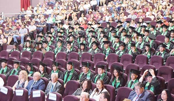 Culminan estudios alumnos Conalep