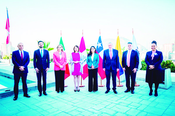 Chile traspasa presidencia de Alianza del Pacífico a Perú