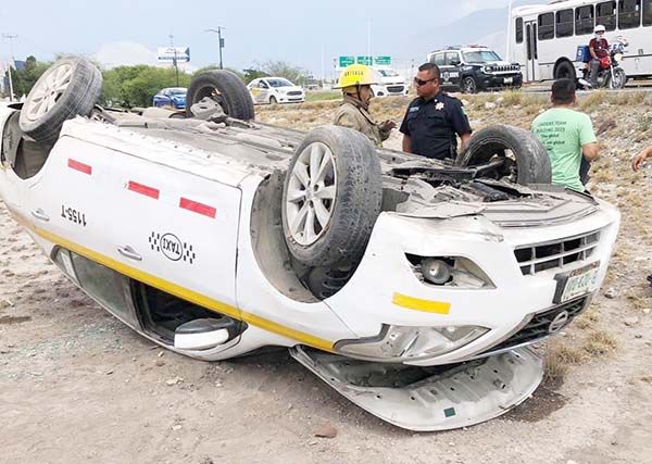 Falla mecánica causa caos vial en Saltillo