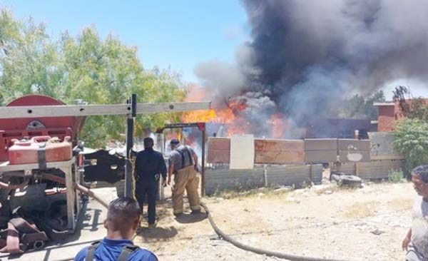 Mata incendio a niña; 3 heridos