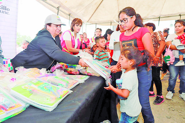Toca Macrobrigada en el ejido Buñuelos