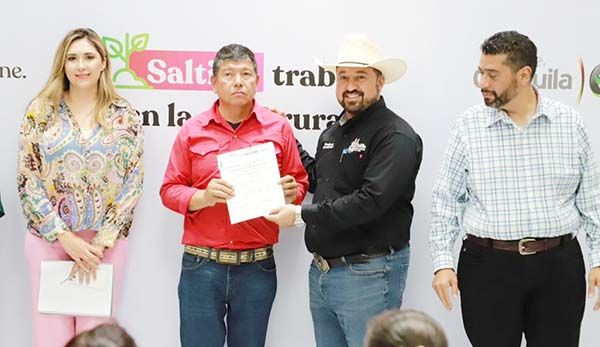 Entregan certificados de Fierros para Herrar