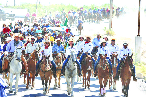 Concluyen en Sabinas la Cabalgata del Campesino