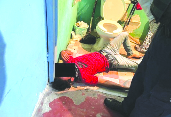 Intentaba suicidarse se le rompe pañuelo