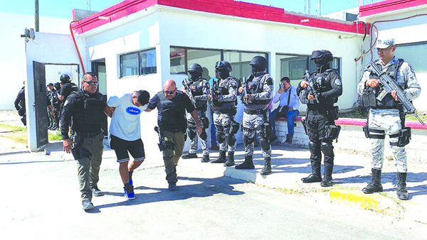 Trasladan a líder criminal al Cereso