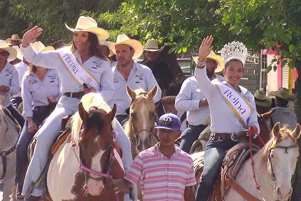 Gran éxito Cabalgata Gral. Cepeda-Parras