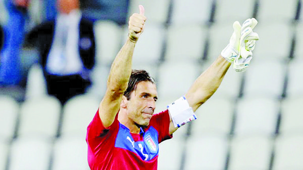 ¡ADIÓS LEYENDA! GIANLUIGI BUFFON SE RETIRA DEL FUTBOL A LOS 45 AÑOS