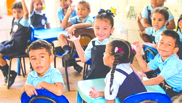 Regresan a sus aulas 13 mil 600 estudiantes