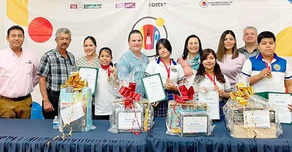 Se expresan niños en concurso de dibujo