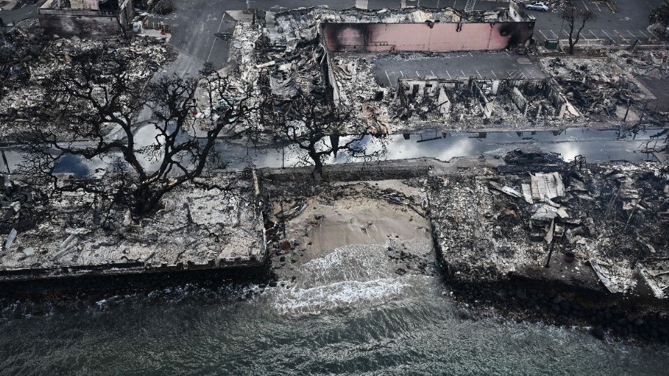 Ascienden a 53 los muertos por incendios forestales en Hawai