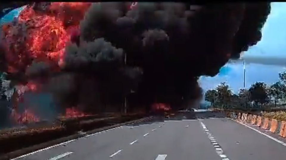 IMÁGENES FUERES: avión privado se estrella antes de aterrizar, hay al menos 10 muertos