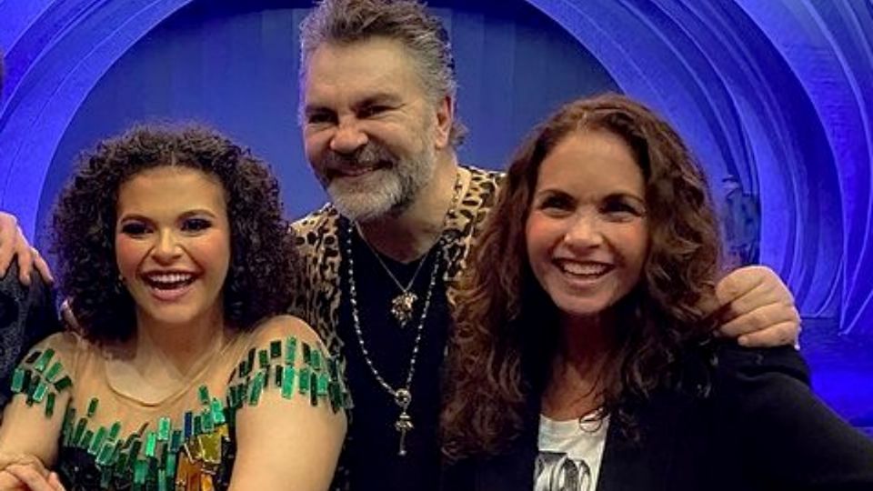 Lucerito Mijares revela si le gustaría una reconciliación entre sus papás tras besarse: «Son más que amigos»