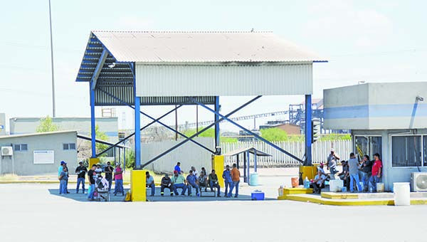 Se apersonan en AHMSA representantes de CFCL